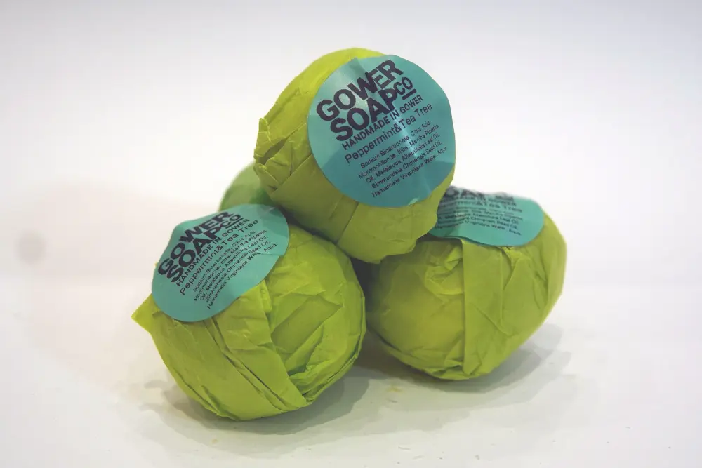 Peppermint and Tea Tree Bath Bomb