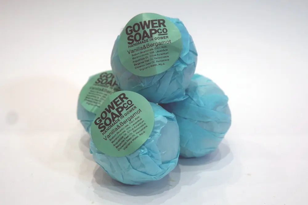 Vanilla and Bergamot Bath Bomb